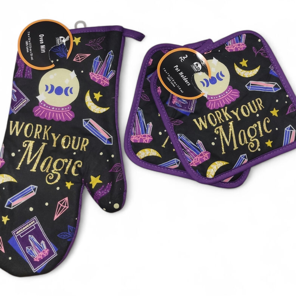 3 Piece Work Your Magic Oven Mitt and Pot Holder Set - Black and Purple